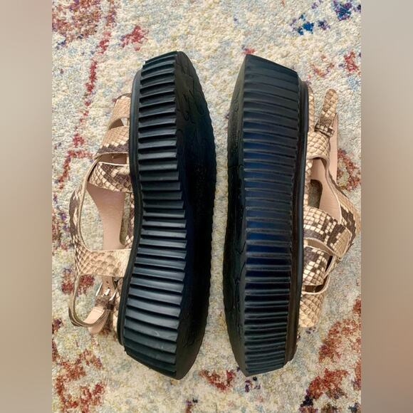 AGL Violante Flatform Sandal - Picture 6 of 9